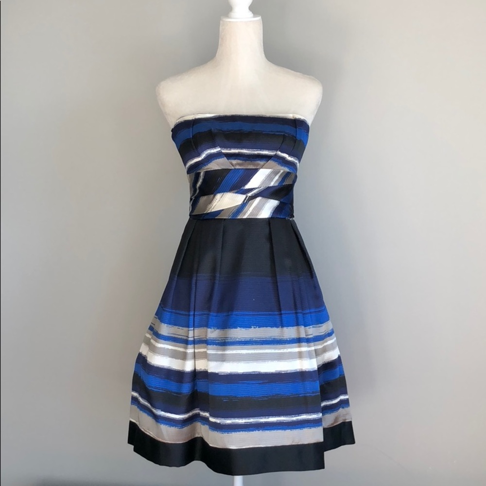 Max and Cleo strapless flare party dress. Sz 4